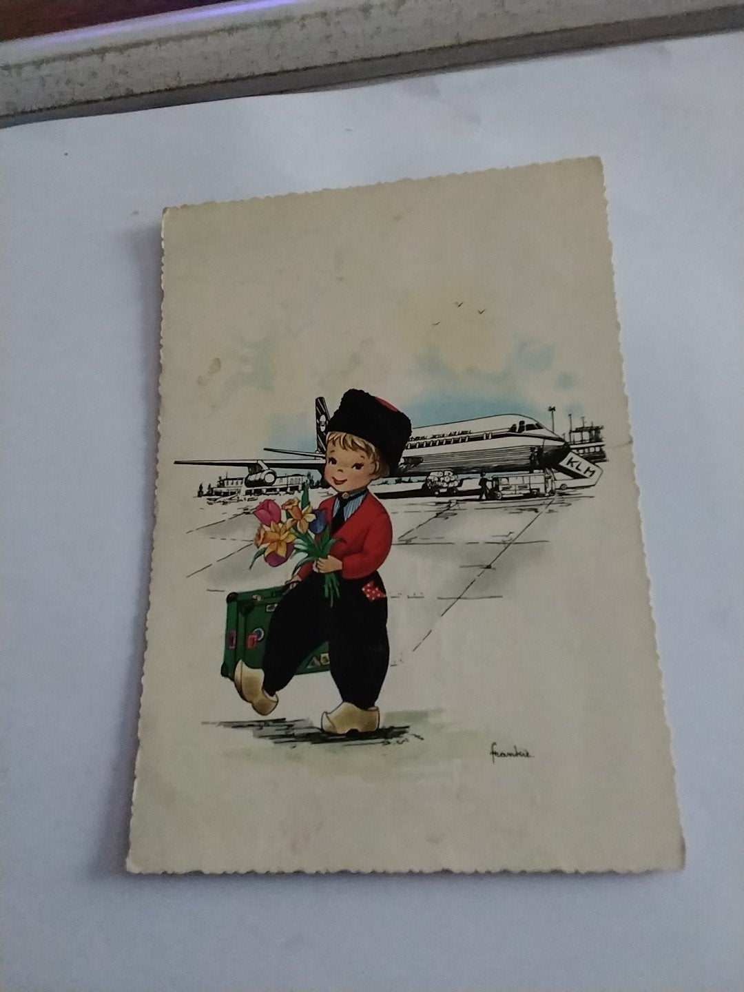 Vintage KLM Ansichtkaart - Jongen in klederdracht, Verzamelen, Ophalen of Verzenden, 1940 tot 1960, Gelopen