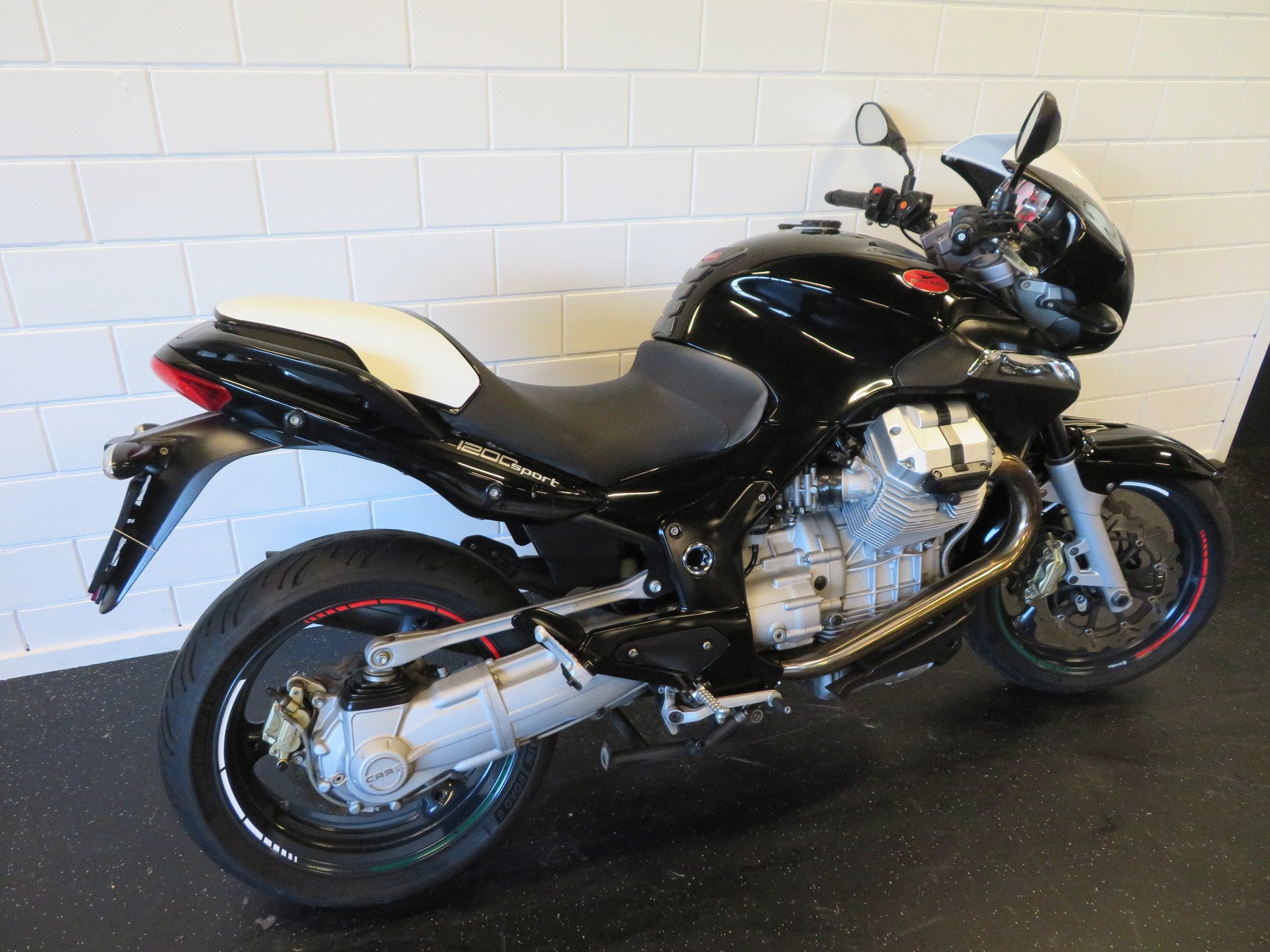 Moto Guzzi BREVA 1200 SPORT TOP CONDITIE! (bj 2009), Bedrijf, Naked bike