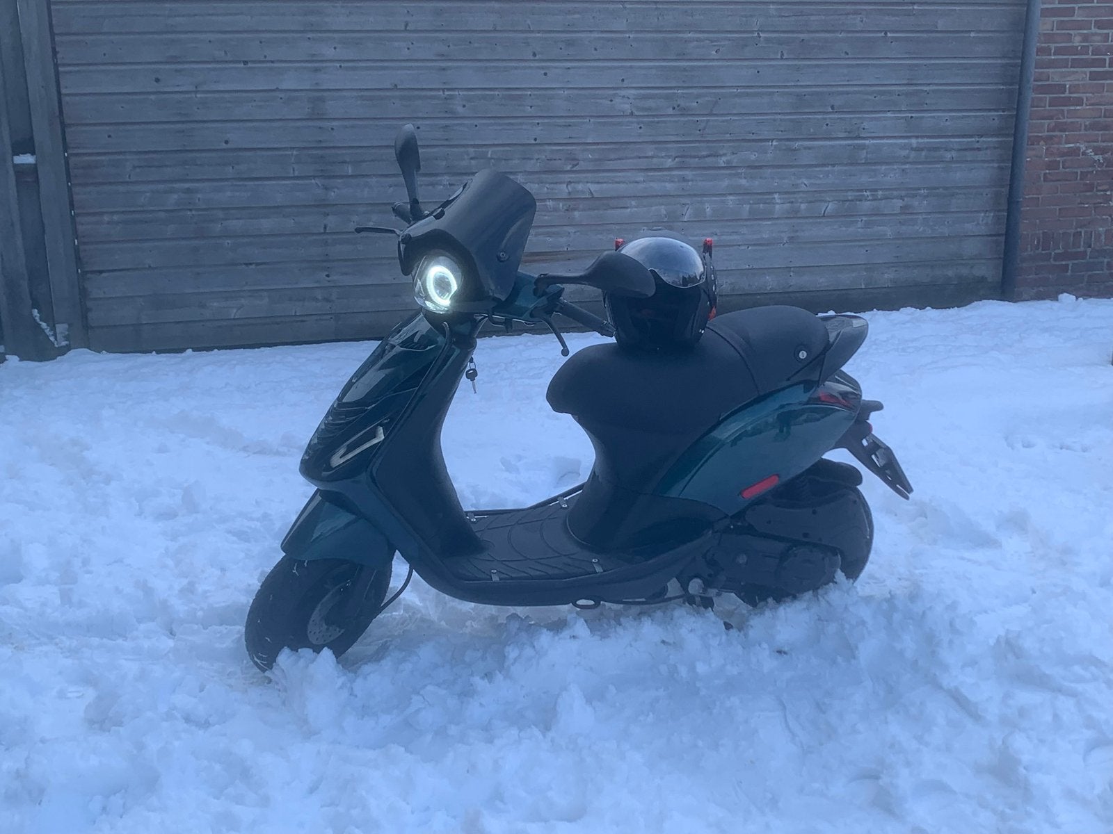 Zip 4t iget, Ophalen of Verzenden, Zo goed als nieuw, Benzine, Piaggio