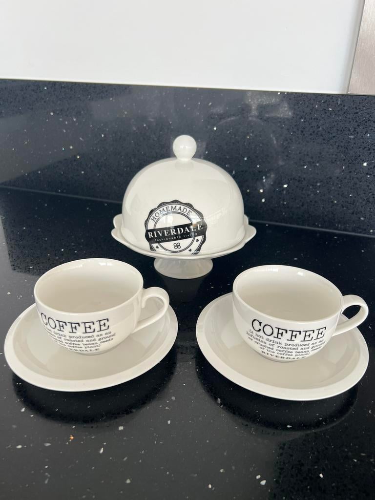 Riverdale stolp. Riverdale koffiekopjes en schotels., Huis en Inrichting, Ophalen of Verzenden, Nieuw, Overige stijlen, Kop(pen) en/of Schotel(s)