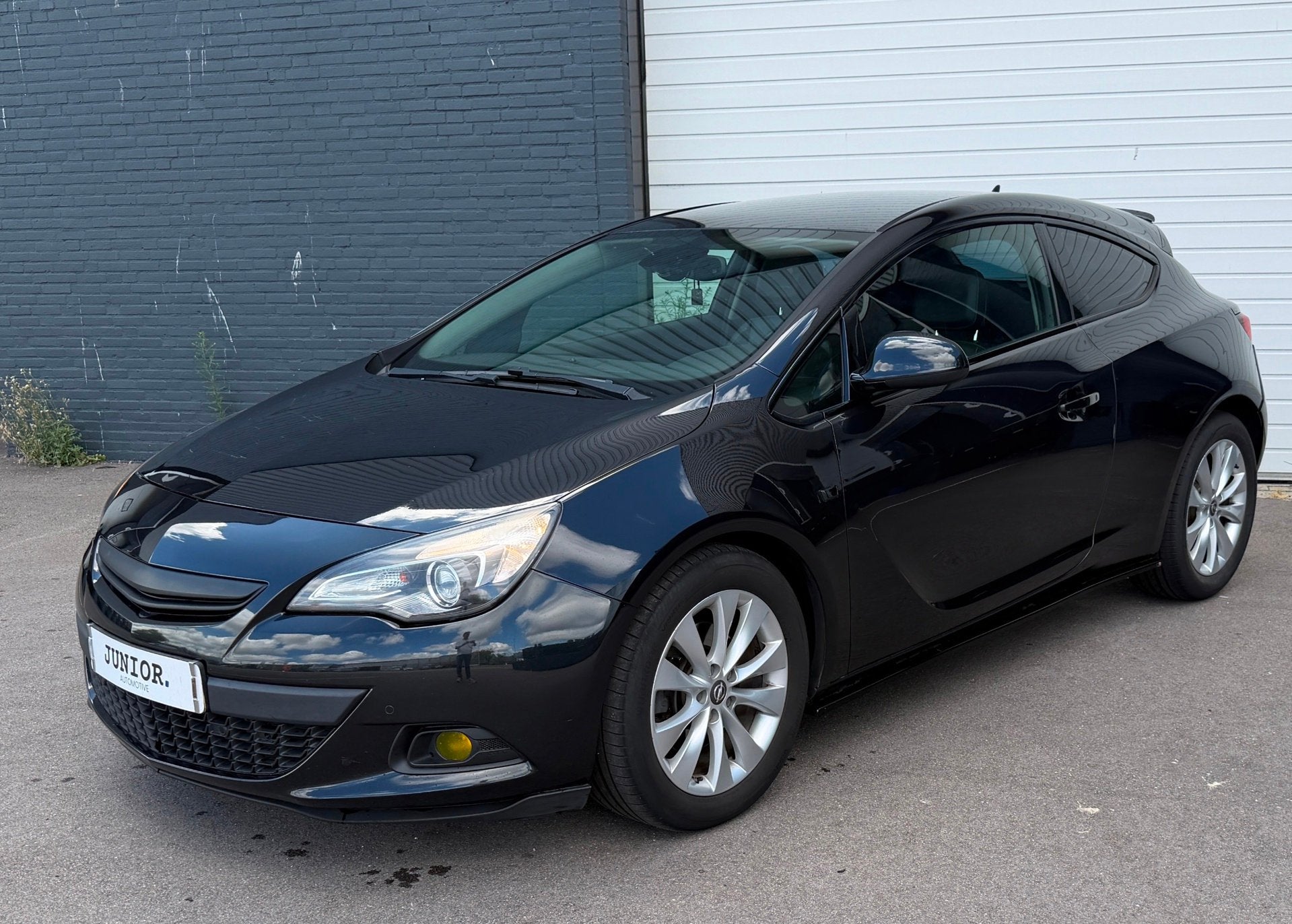 Opel Astra GTC 1.4 Turbo Sport LEDER/STOELVERWARMING/CRUISE/, Voorwielaandrijving, Gebruikt, Zwart, 4 cilinders