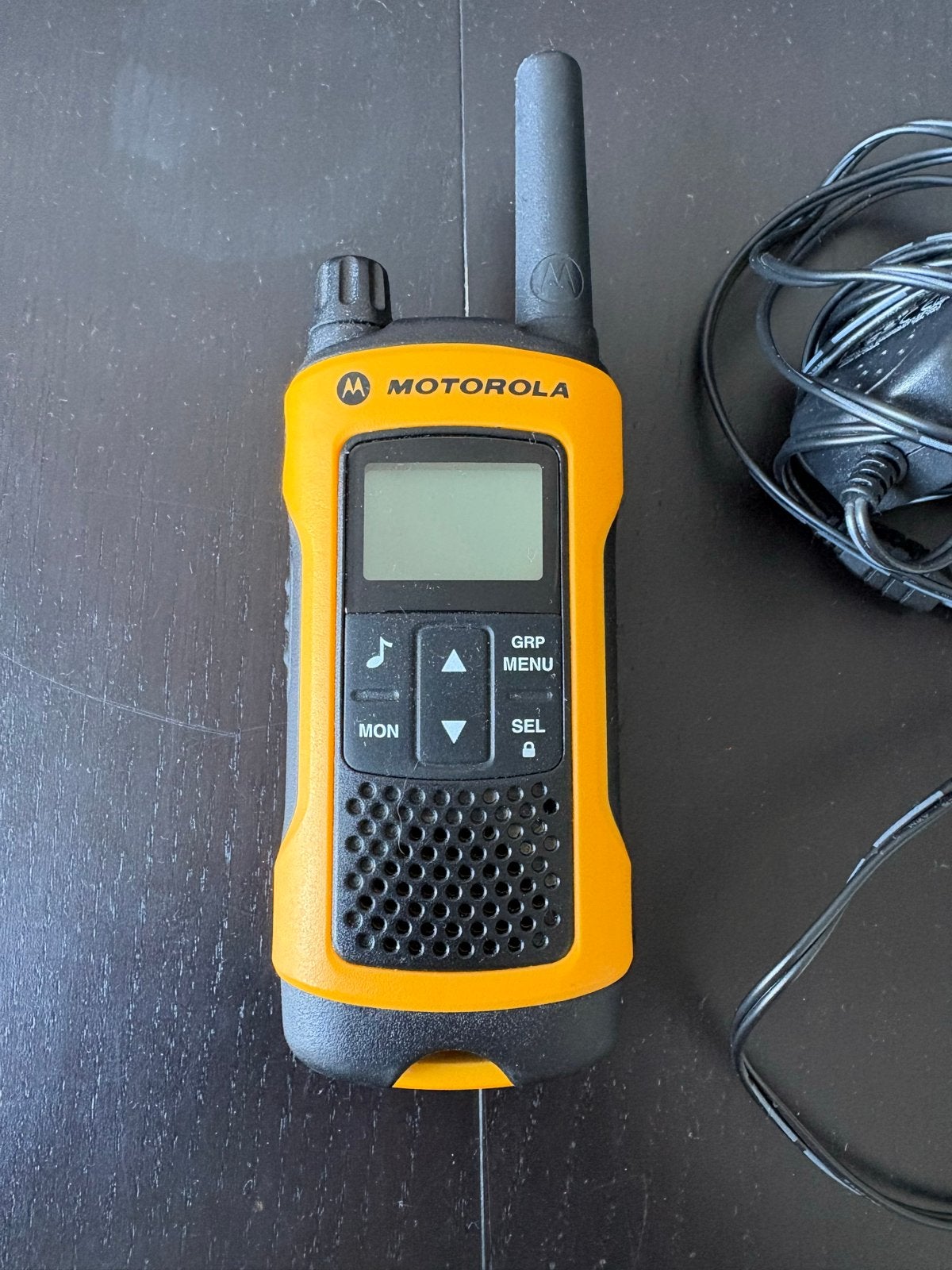 Motorola Portofoon Walkie-Talkie - Oranje/Zwart, Telecommunicatie, Minder dan 2 km, Ophalen of Verzenden, Zo goed als nieuw, Portofoon of Walkie-talkie