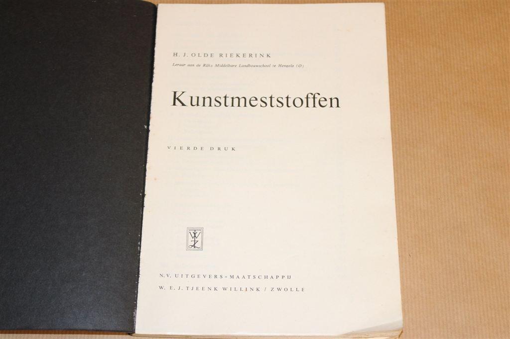 Kunstmeststoffen — 4e Druk 1970 — H.J. Olde Riekerink, Ophalen of Verzenden, Gelezen, Interieur en Design