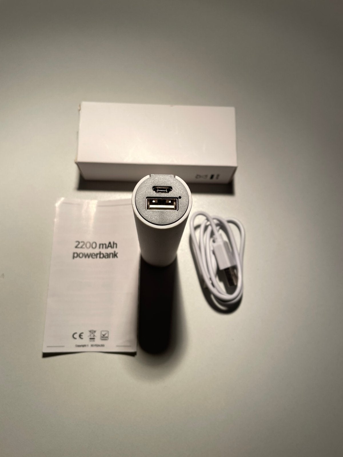 2x powerbank, elk met 2200 mAh, Ophalen, Zo goed als nieuw