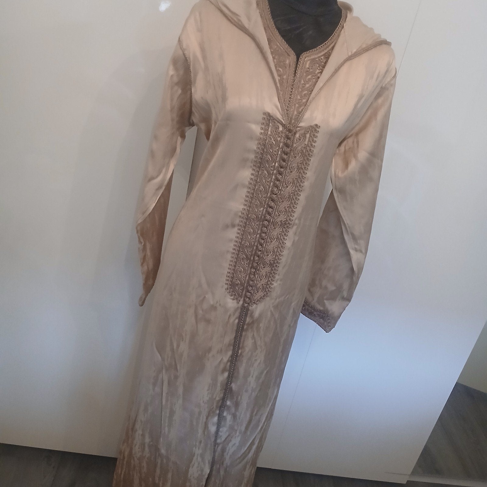Nieuwe 2-delige Jelabba - Maat L Marokkaans jurk, Ophalen, Beige, Maat 42/44 (L), Nieuw