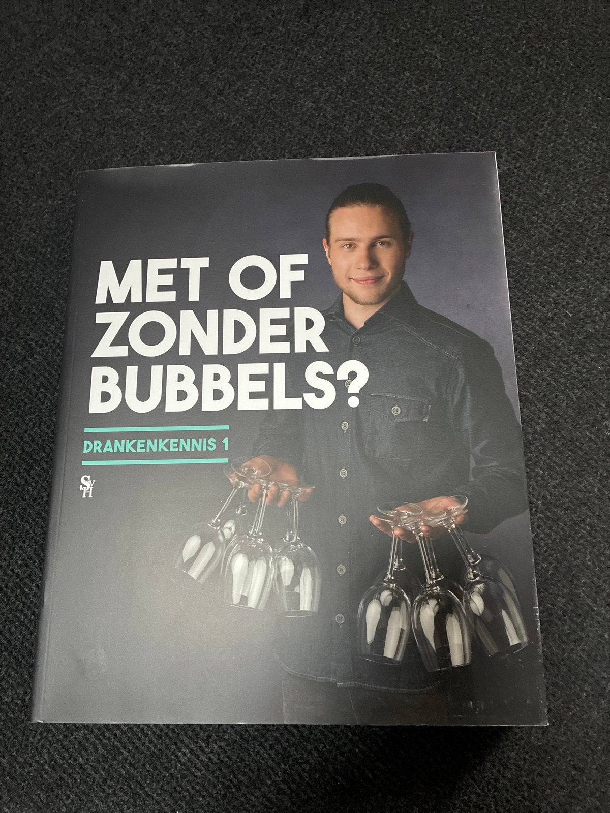 Nieuw!! Met of Zonder Bubbels? Drankenkennis 1 - Boek, Boeken, Ophalen of Verzenden, Nieuw, Nederland