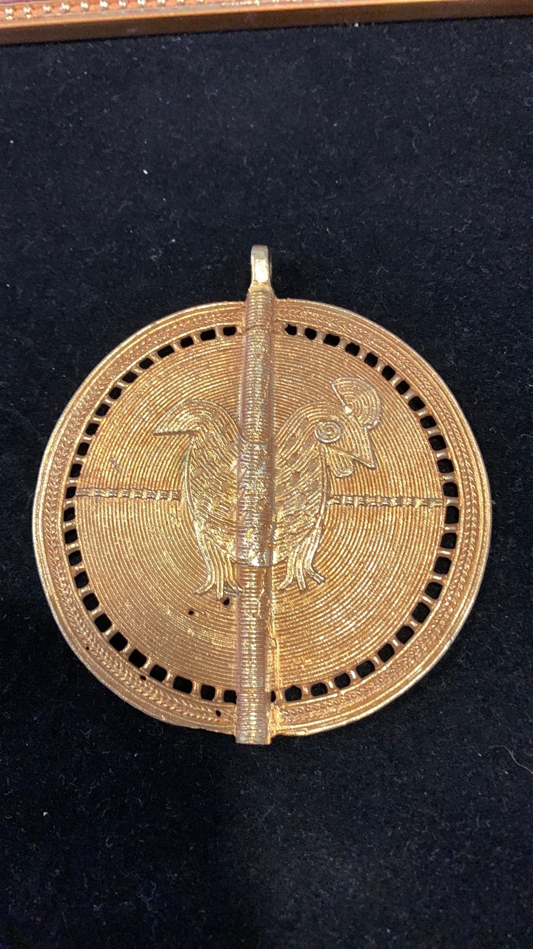 Verguld bronzen Baoule hanger uit Ivoorkust, Antiek en Kunst, Antiek | Goud en Zilver, Ophalen of Verzenden, Goud