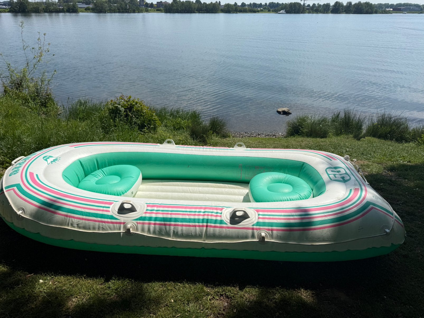 Net bootje ins kussens en rooispanen, Watersport en Boten, Ophalen of Verzenden, Zo goed als nieuw, Overige typen, Motorboot