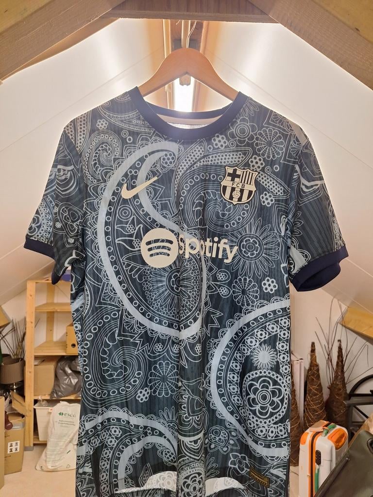 FC Barcelona shirt Lamine Yamal, Sport en Fitness, Voetbal, Maat L, Ophalen of Verzenden, Nieuw, Shirt