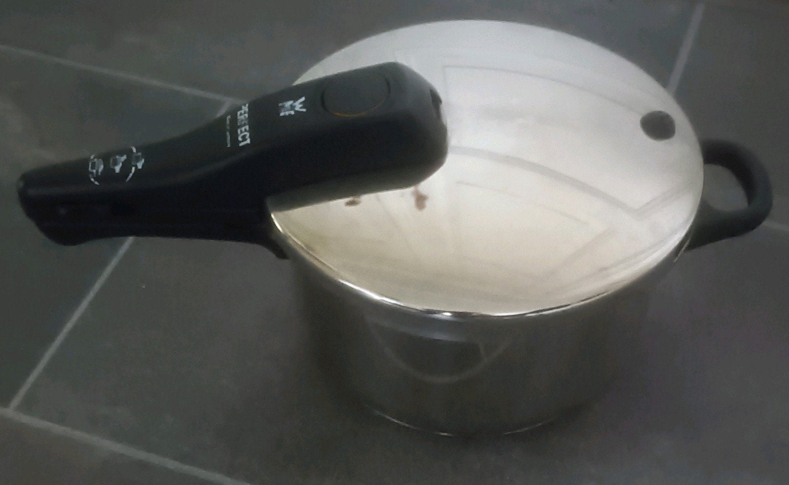 WMF snelkookpan 4,5 liter ook voor inductie gratis braadpan, Snelkookpan, Gebruikt, Ophalen of Verzenden, Geschikt voor inductie