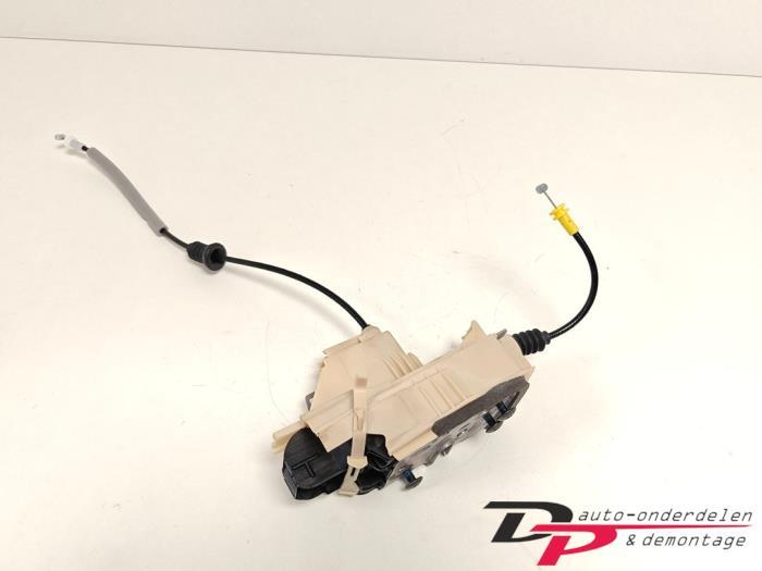 Deurslot Mechaniek 4Deurs links-achter van een Volvo XC40