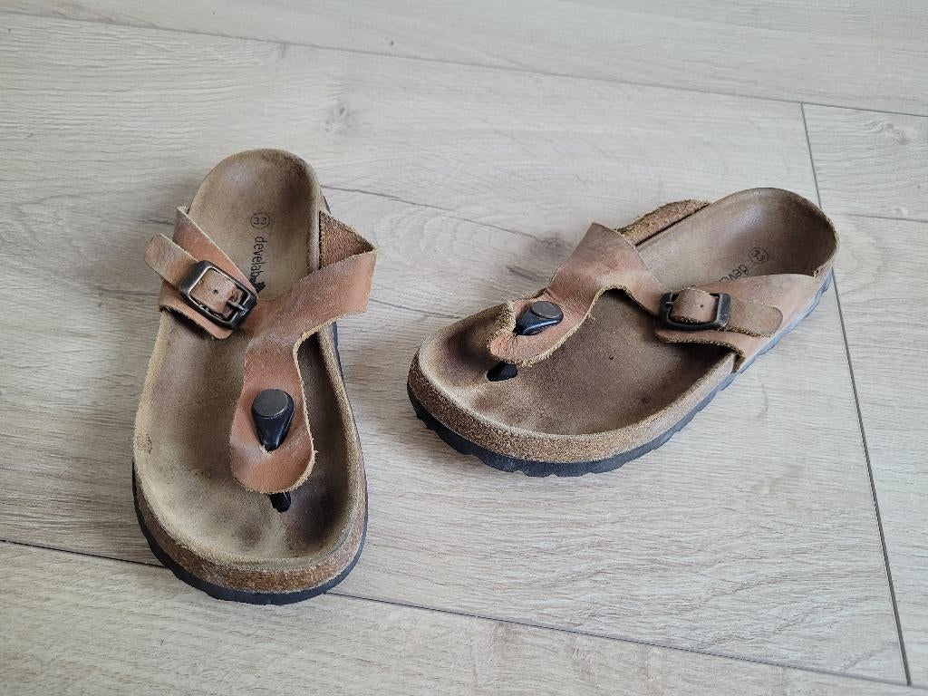 DEVELAB bruine teenslippers maat 33 ~ MS3406, Gebruikt, Develab, Overige typen, Ophalen of Verzenden