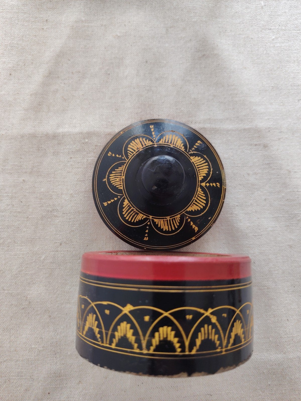 Vintage Houtgesneden Sieradendoosje met Oosterse Decoratie, Ophalen of Verzenden