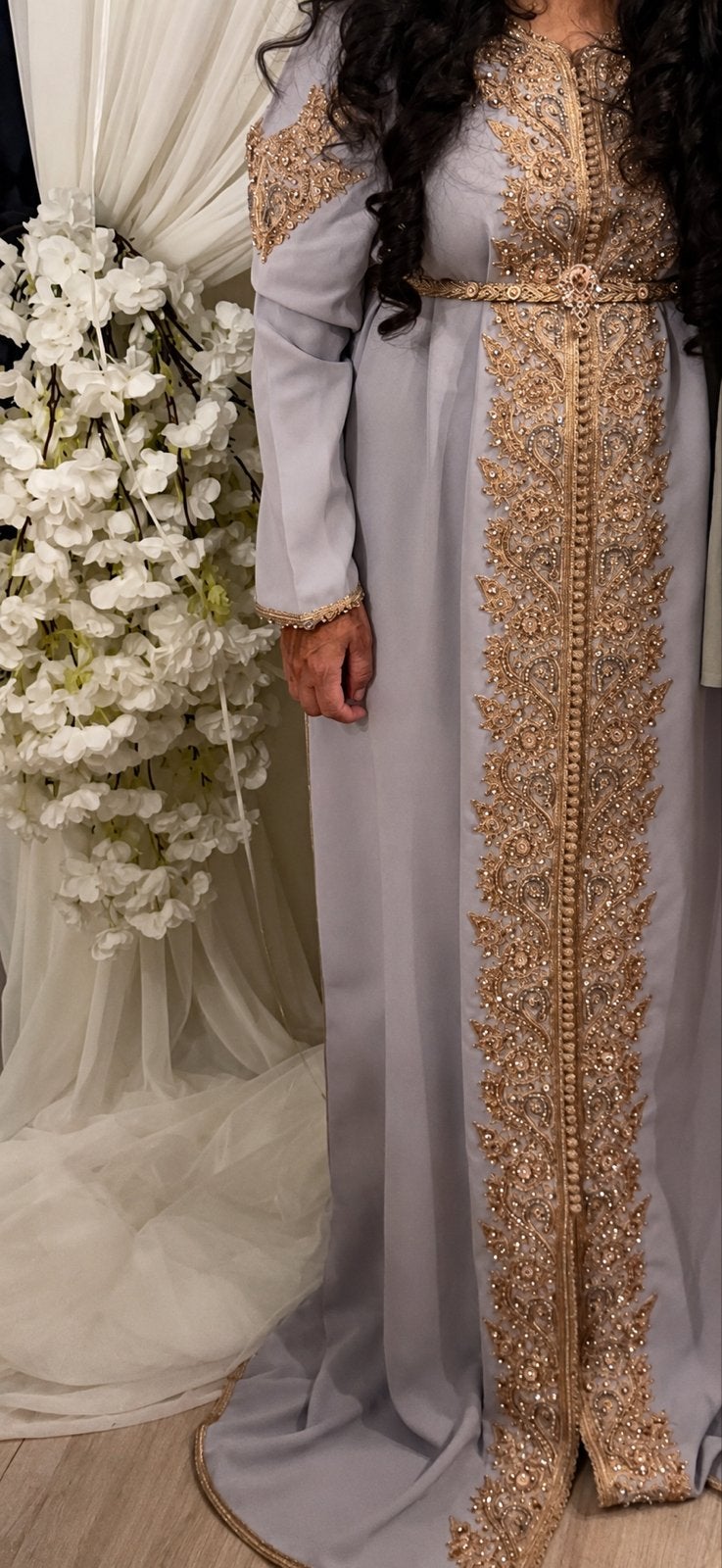 Elegante Marokkaanse Kaftan - Lichtgrijs met Goud Borduurwer, Maat 38/40 (M), Ophalen of Verzenden, Zo goed als nieuw, Grijs
