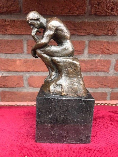 de denker/ le penseur, brons en marmer, Ophalen of Verzenden, Brons, Beeld, Man