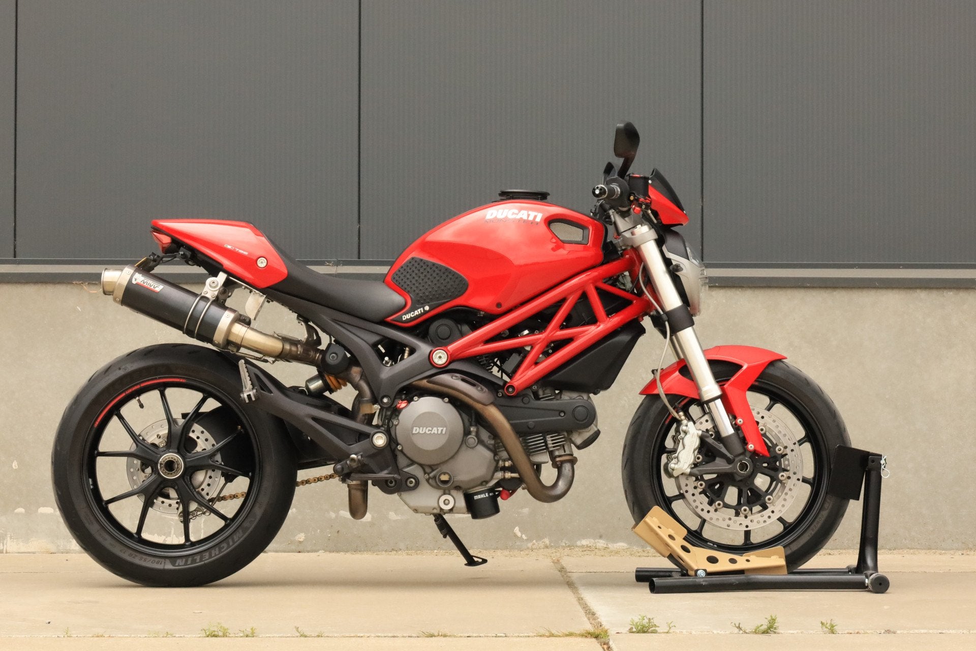 Ducati Monster 796 met vele extra's, vakantie aanbieding!, Motoren, Motoren | Ducati, Dekruijfautos@gmail.com, Bedrijf, Meer dan 35 kW
