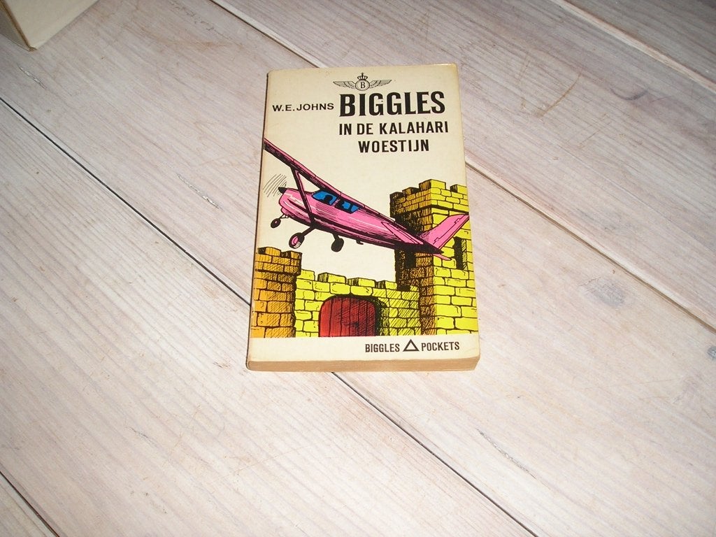 W.E. Johns - Biggles in de Kahalari-woestijn, Boeken, Ophalen of Verzenden, Gelezen, W.E. Johns
