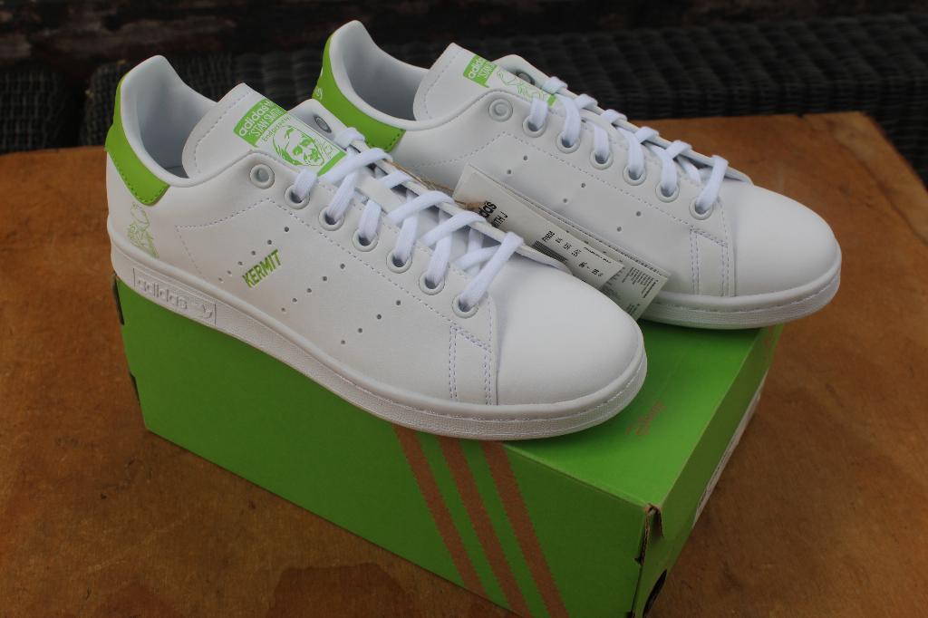< Adidas Stan Smith J Kermit The Frog Schoenen Disney >, Adidas, Nieuw, Ophalen of Verzenden, Sneakers of Gympen