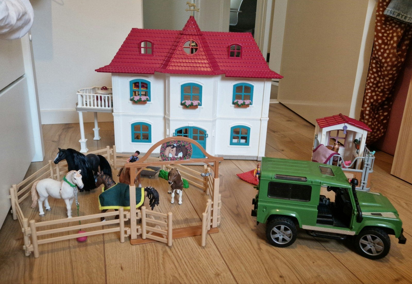 Schleich huis, stal, paarden en toebehoren, Ophalen of Verzenden, Gebruikt