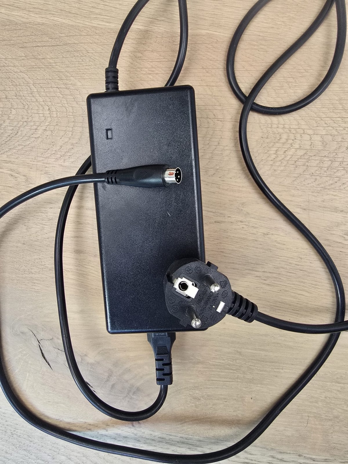 Phylion Li-ion Acculader 42V 2A voor E-bike, Ophalen, Zo goed als nieuw