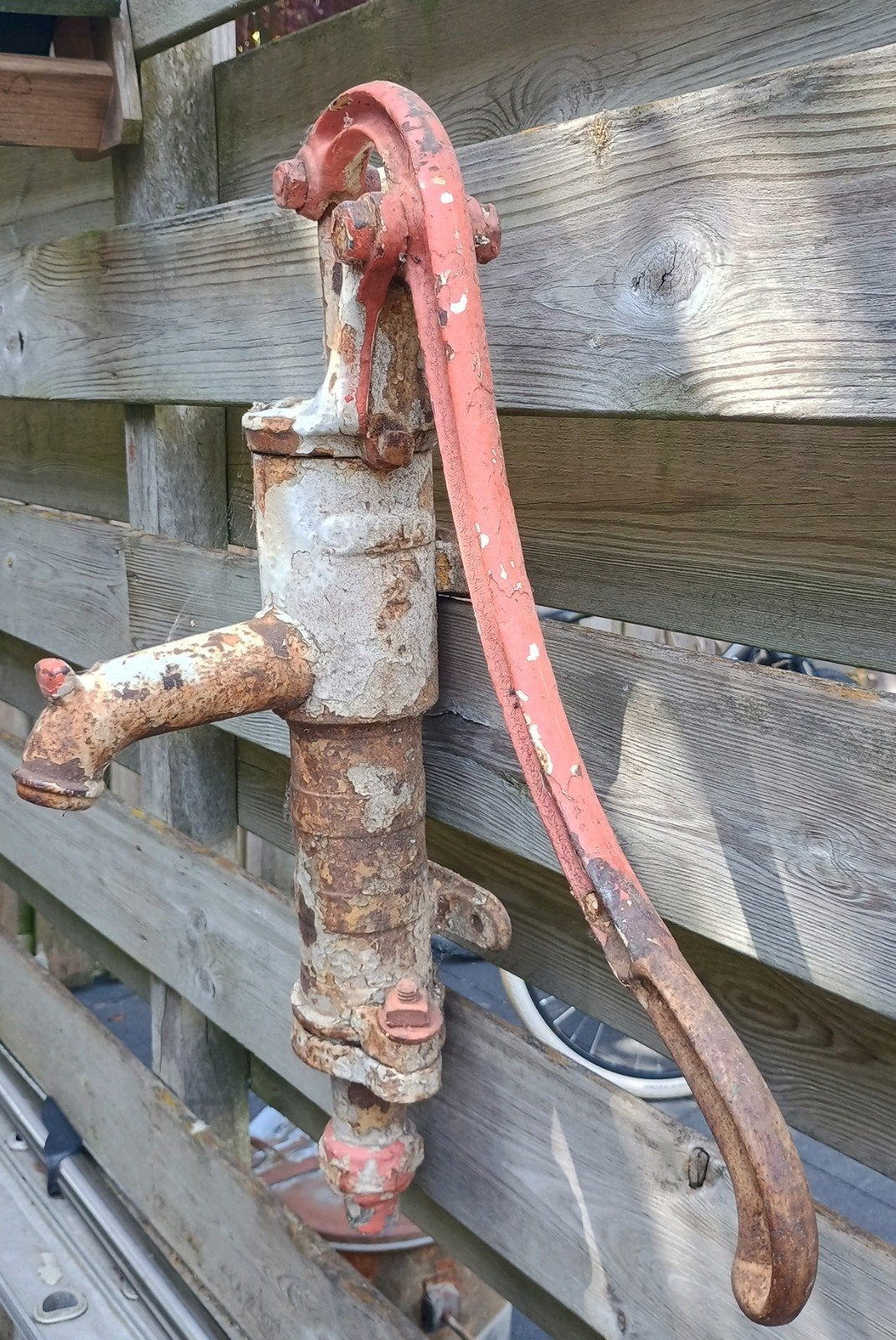 Antieke gietijzeren waterpomp - Decoratief, Antiek en Kunst, Ophalen