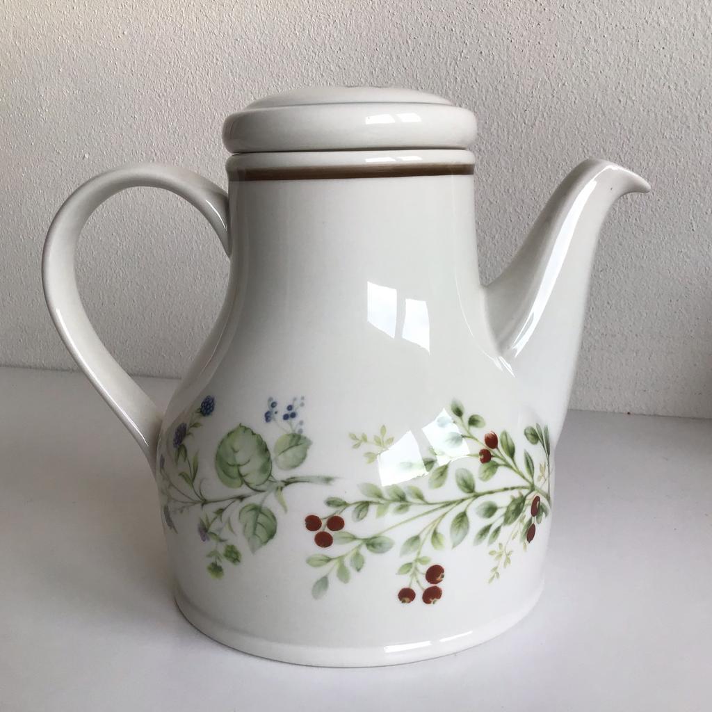Theepot koffiepot Royal Albert Bitter Sweet Country Garden, Ophalen of Verzenden, Nieuw, Keramiek