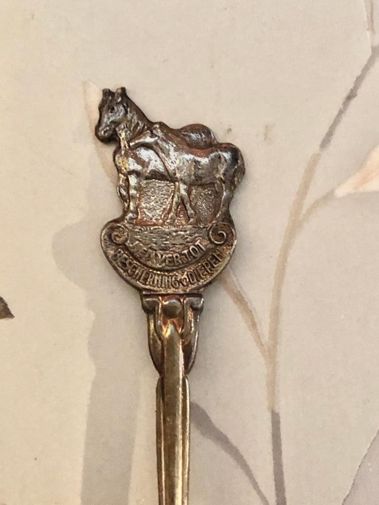 Antiek lepeltje met paardenmotief van dierenbescherming, Ophalen of Verzenden
