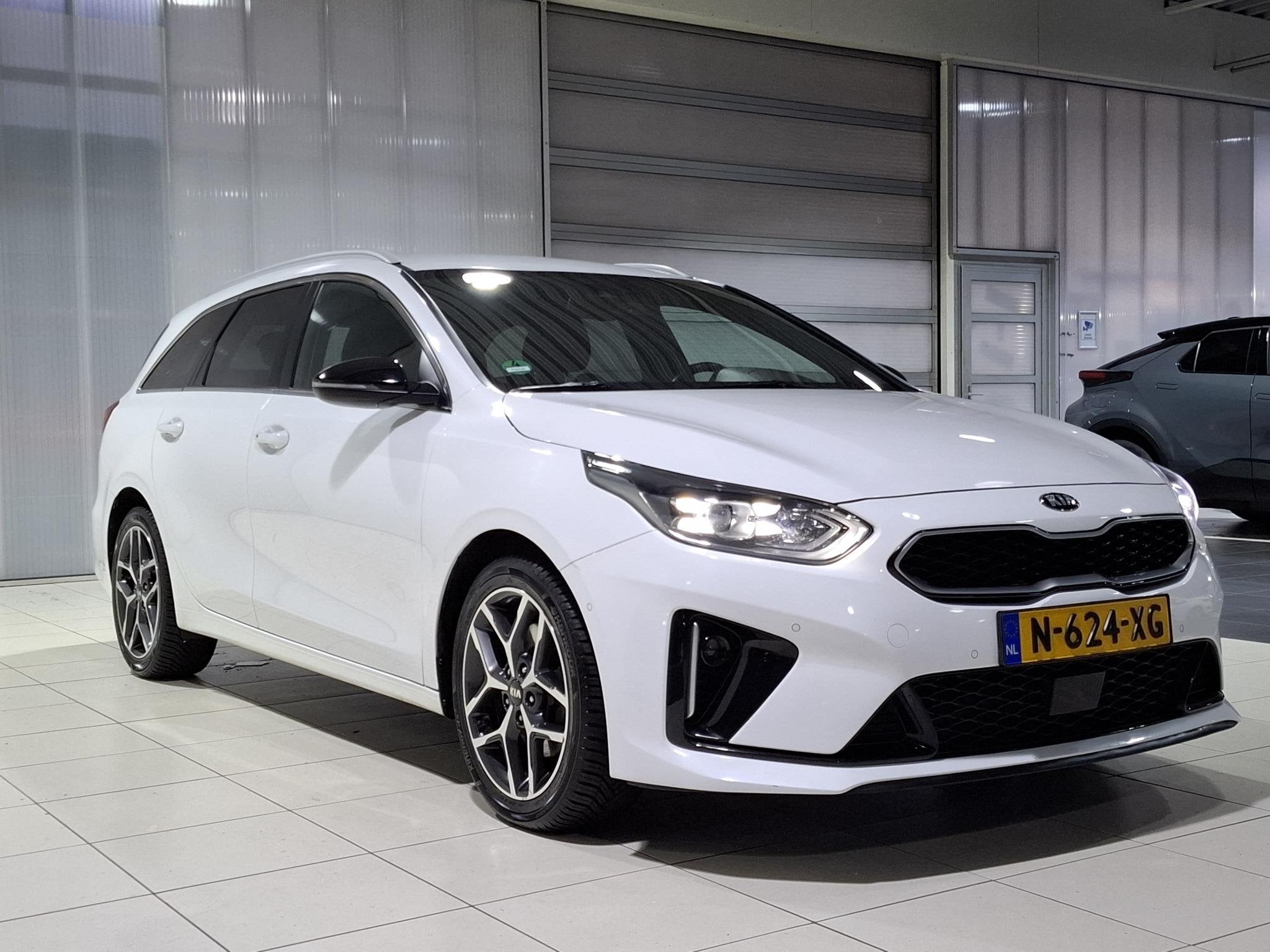 Kia Ceed Sportswagon 1.5 T-GDi MHEV GT-Line Edition AUTOMAAT, Auto's, Gebruikt, 4 cilinders, 160 pk, Wit