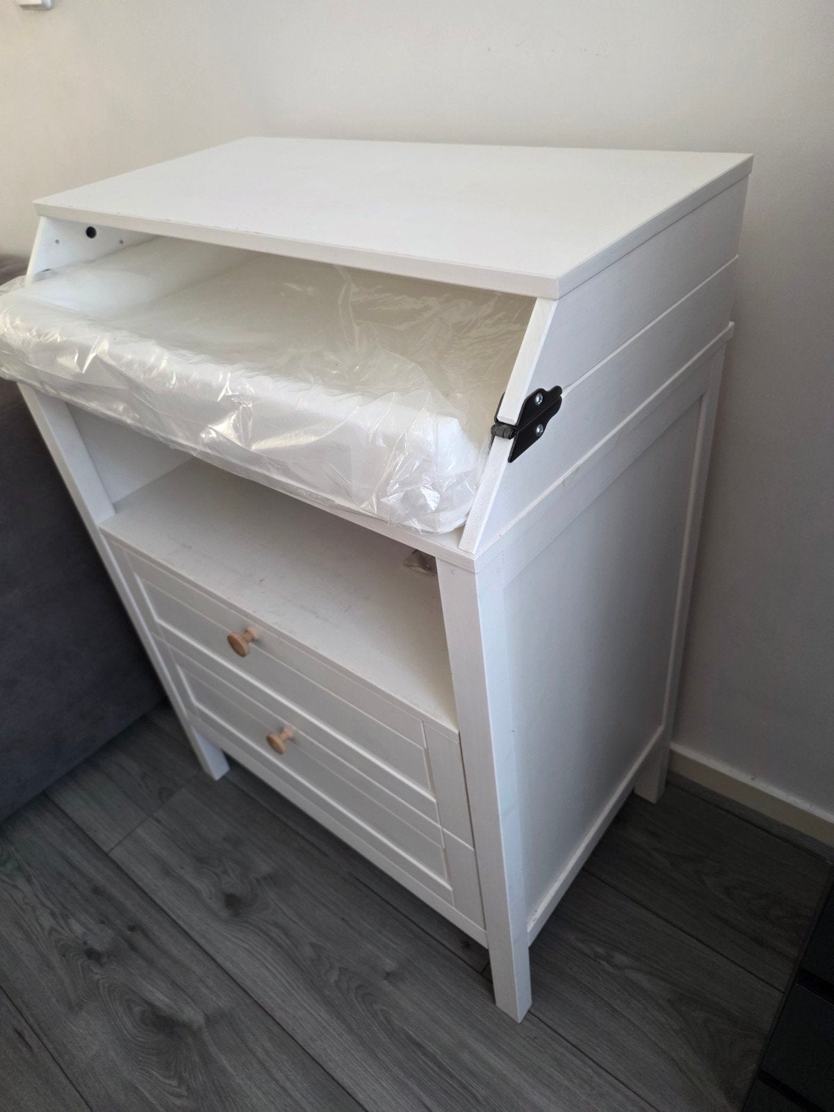 Nette commode met nieuw verschoonkussen, Gebruikt, 50 tot 70 cm, Ophalen of Verzenden, 75 tot 100 cm