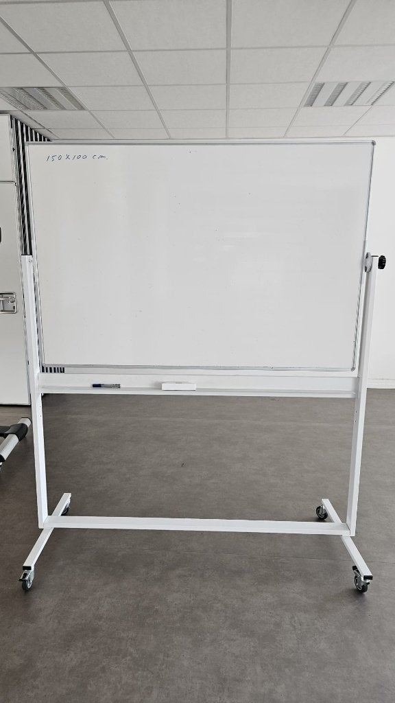 Whiteboard, kantelbaar, verrijdbaar, magnetisch. Gratis, Zakelijke goederen, Kantoor en Winkelinrichting | Kantoorartikelen, Ophalen