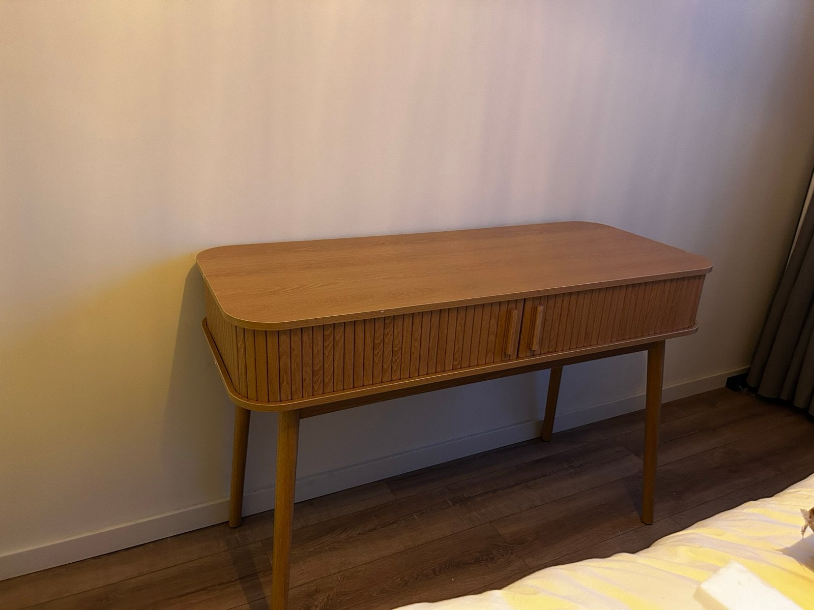 Stijlvolle houten sidetable met lade, Ophalen, 100 tot 150 cm, Zo goed als nieuw, Minder dan 100 cm