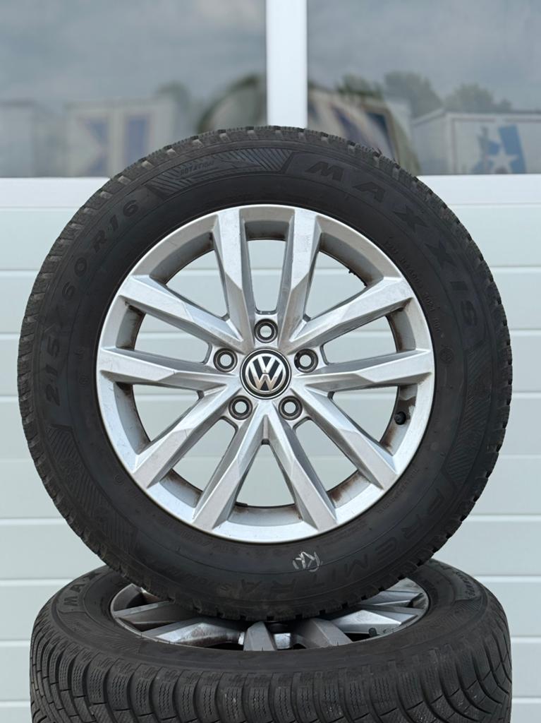 Volkswagen Origineel Sportvelgen All Season Goed Profiel !, Auto-onderdelen, Ophalen, 16 inch, Banden en Velgen, All Season
