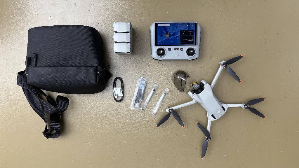 DJI Mini 3 Fly More Combo + DJI RC (3 accu’s), 30 tot 45 minuten, Ophalen of Verzenden, Zo goed als nieuw, DJI