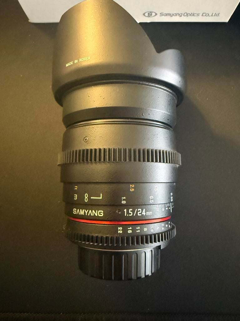 Samyang 24mm T1.5 Cine Lens Nikon F met Canon EF Adapter, Ophalen of Verzenden, Zo goed als nieuw, Groothoeklens