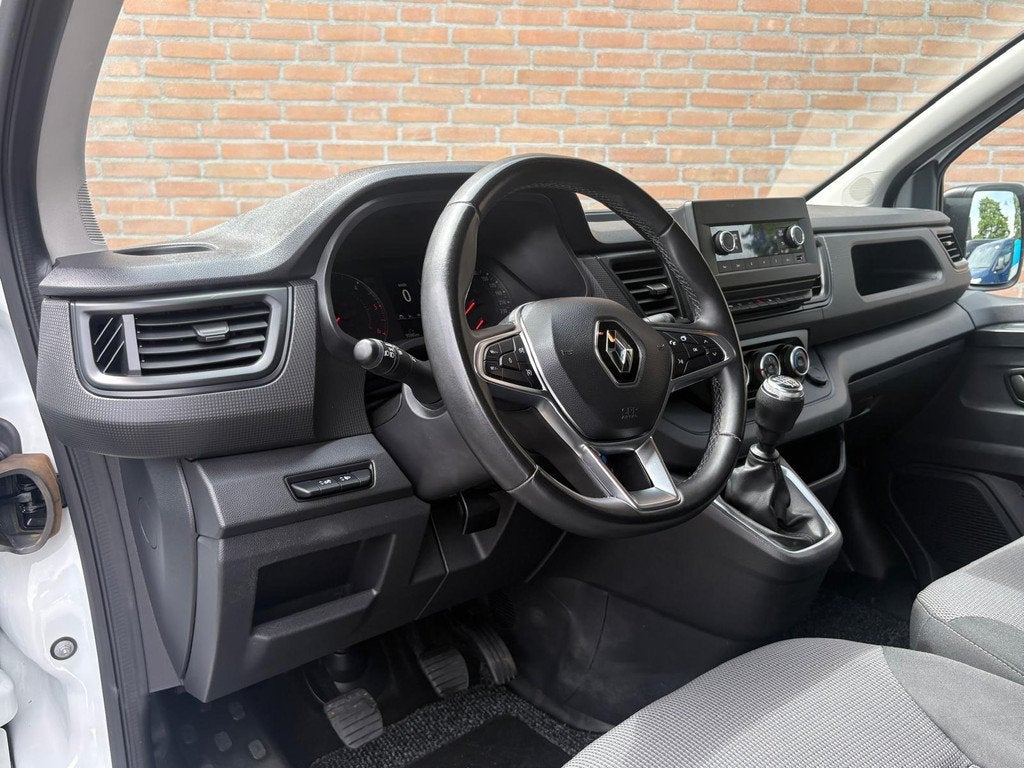Renault Trafic 2.0dCi 130PK Lang / 2.500kg trekhaakgewicht /, Auto's, Voorwielaandrijving, Gebruikt, 4 cilinders, Met garantie (alle)