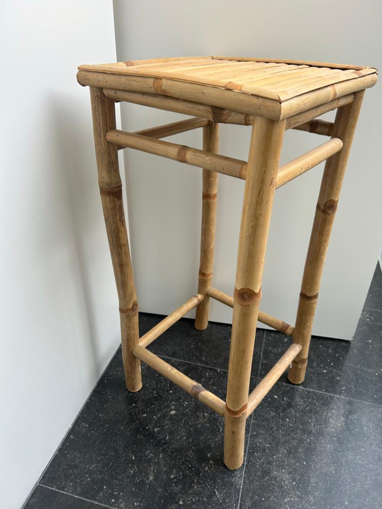 Vintage bamboe plantentafel / bijzettafel hoog, Ophalen, Minder dan 55 cm, Vierkant, Zo goed als nieuw
