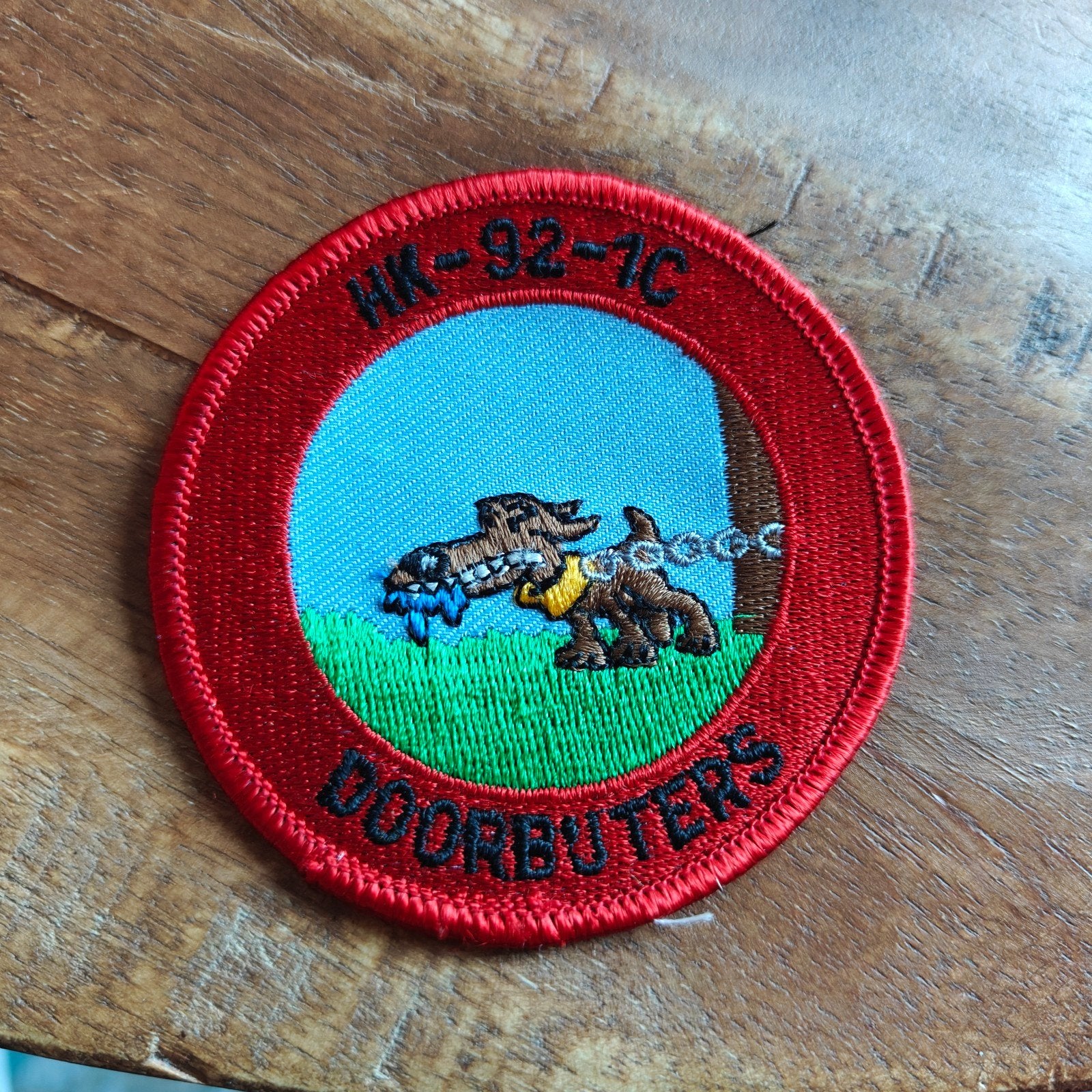 Militaria embleem patch - HK-92-1C Doorbuters (1992), Verzenden, Landmacht, Nederland, Embleem of Badge