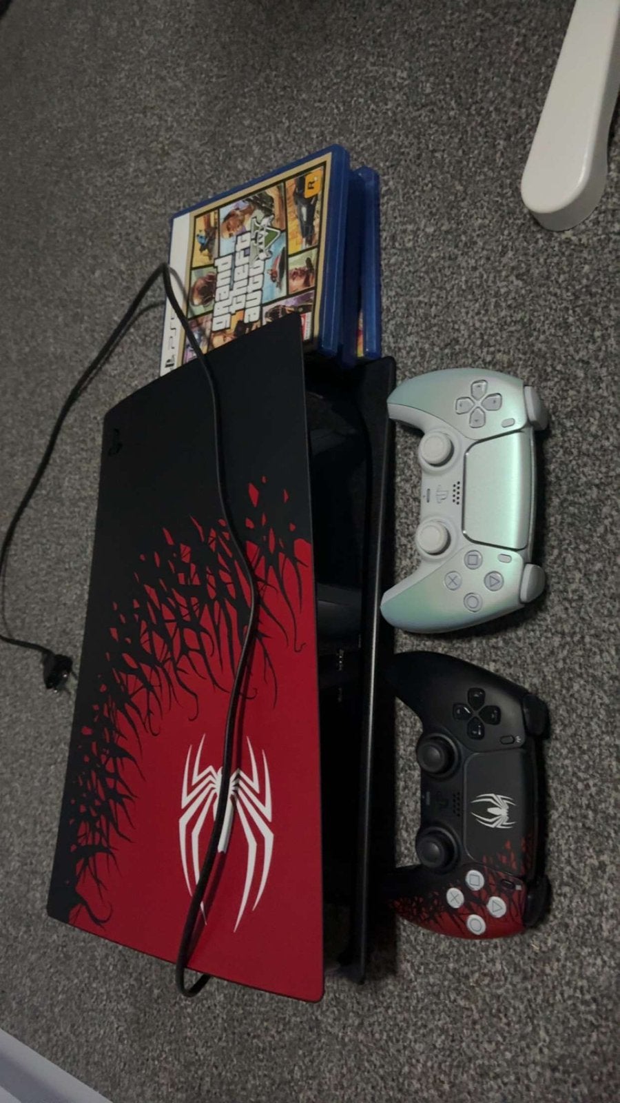 Playstation 5 Spiderman Edition, Met games, Met 2 controllers, Ophalen of Verzenden, Zo goed als nieuw