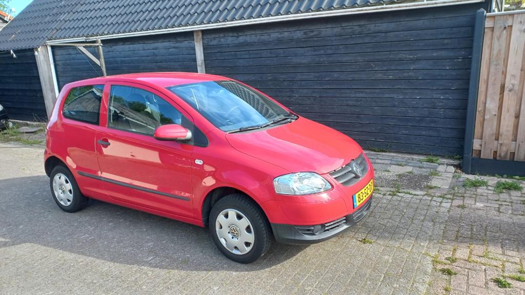 Volkswagen Fox 1.2 40KW 2006 Rood, Auto's, Voorwielaandrijving, 4 stoelen, 1198 cc, 973 kg