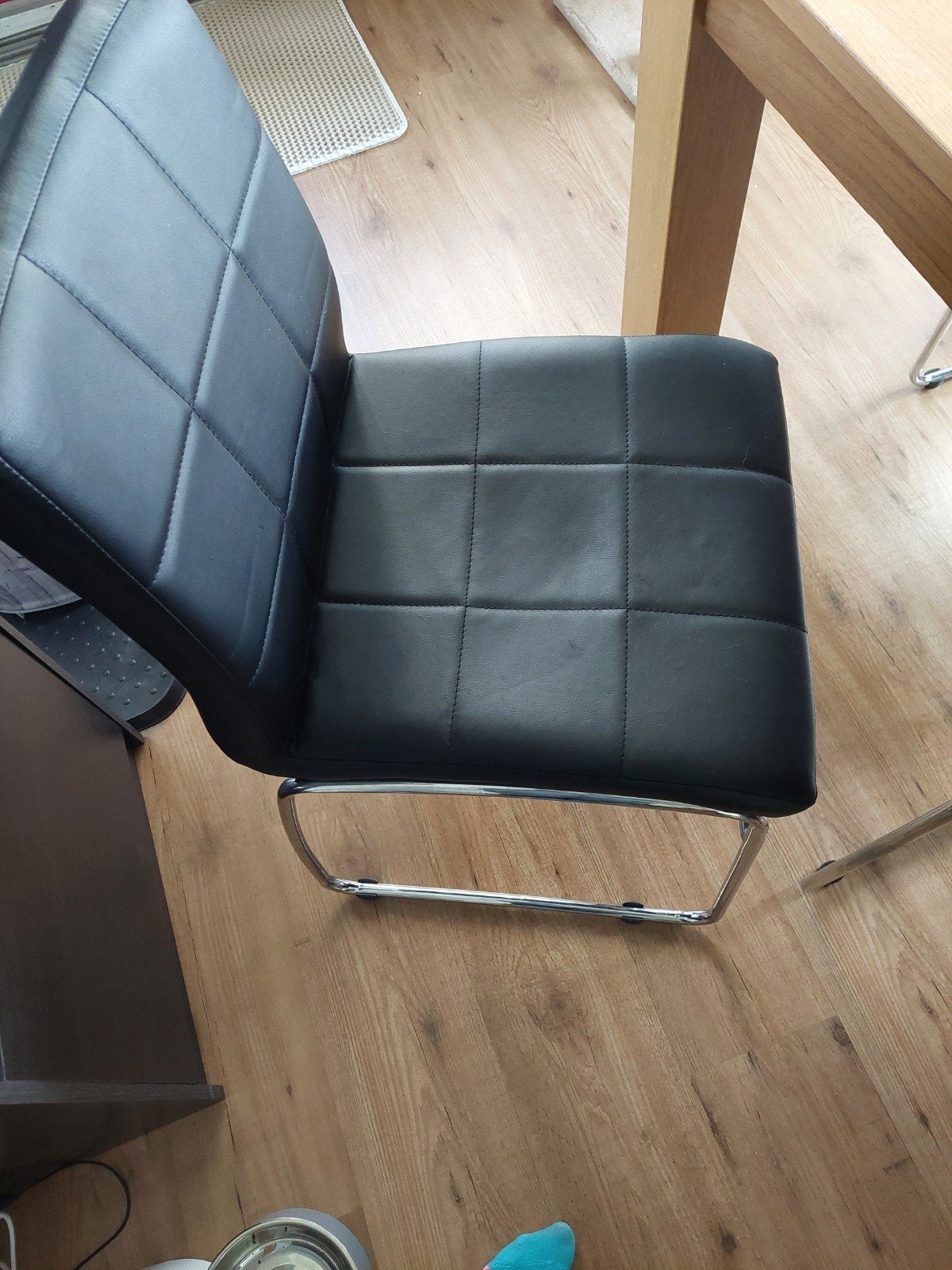 Gratis 4 eetkamerstoelen, Ophalen, Kunststof, Gebruikt, Zwart