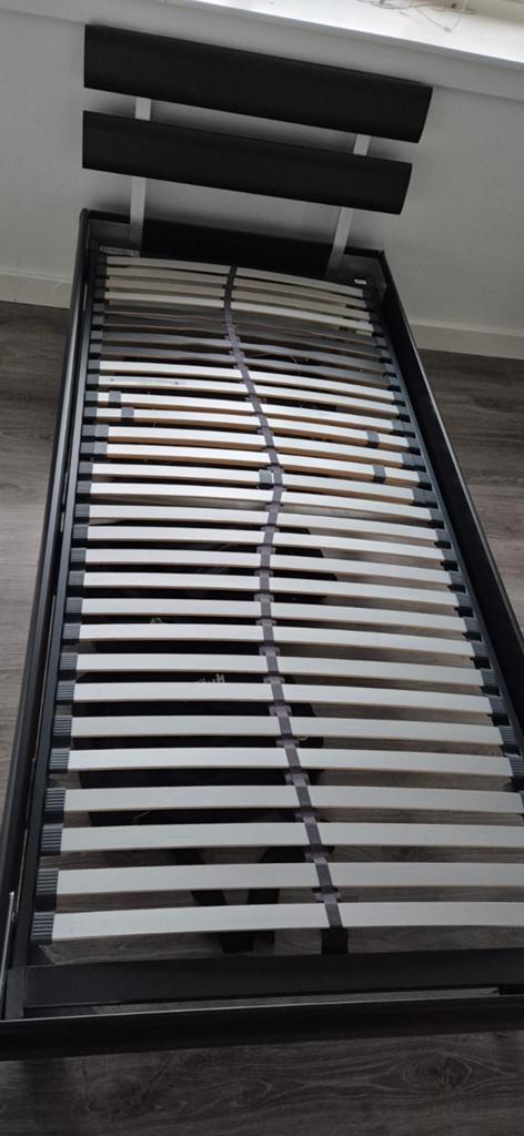 Heel goed 1 persoonsbed 90x210 incl anti allergie matras, Huis en Inrichting, Slaapkamer | Bedden, Ophalen, Gebruikt, 90 cm, Eenpersoons