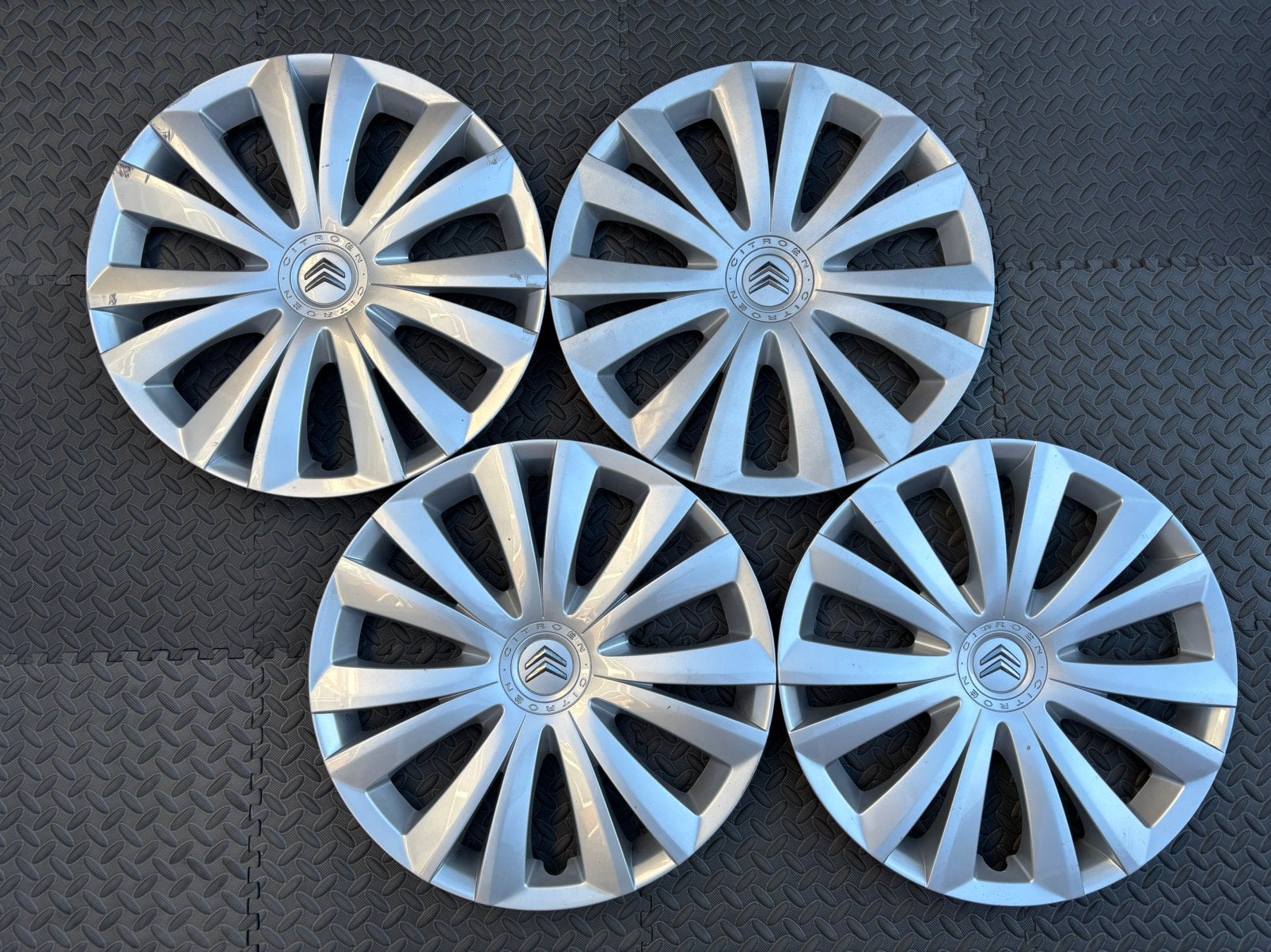 Set originele Citroen C3, C4 en Berlingo wieldoppen 16 inch, Auto diversen, Ophalen of Verzenden, Gebruikt
