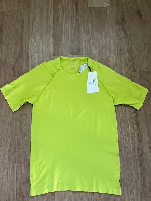 Mooi NIEUW Calvin Klein sport shirt., Maat S, Ophalen of Verzenden, Nieuw, Shirt