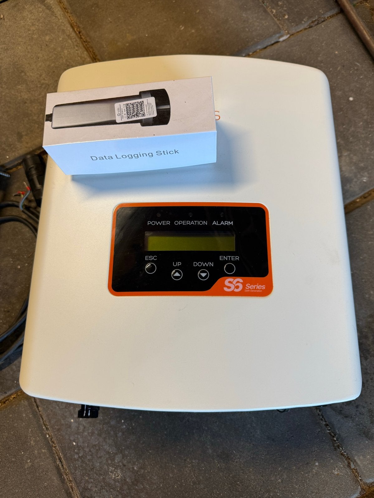 Solis Mini 1000 omvormer met datalogging stick, Ophalen of Verzenden, Zo goed als nieuw