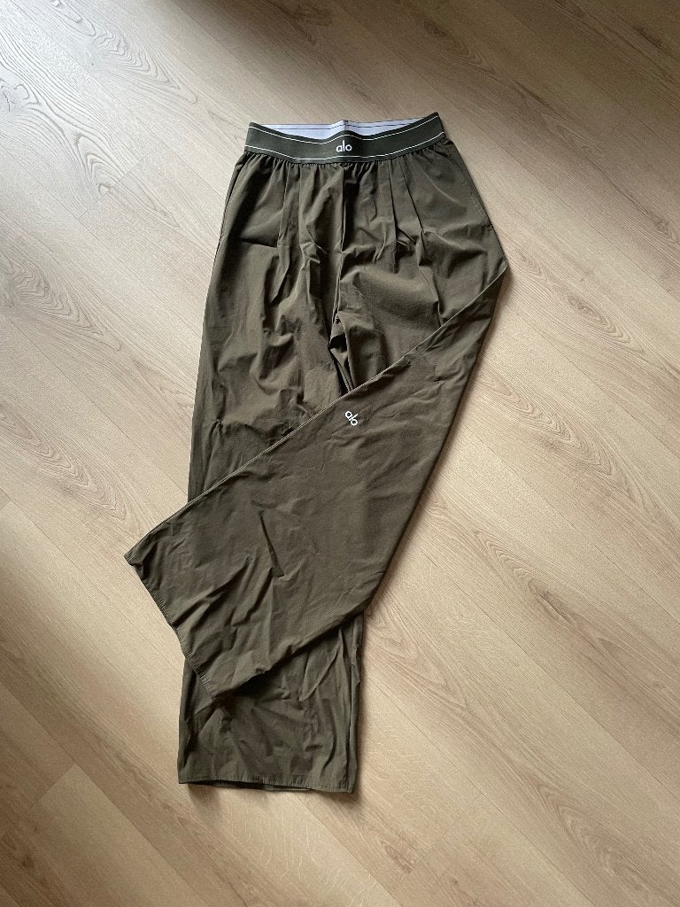 Yoga broek khaki maat M, Maat 38/40 (M), Nieuw, Ophalen of Verzenden, Groen