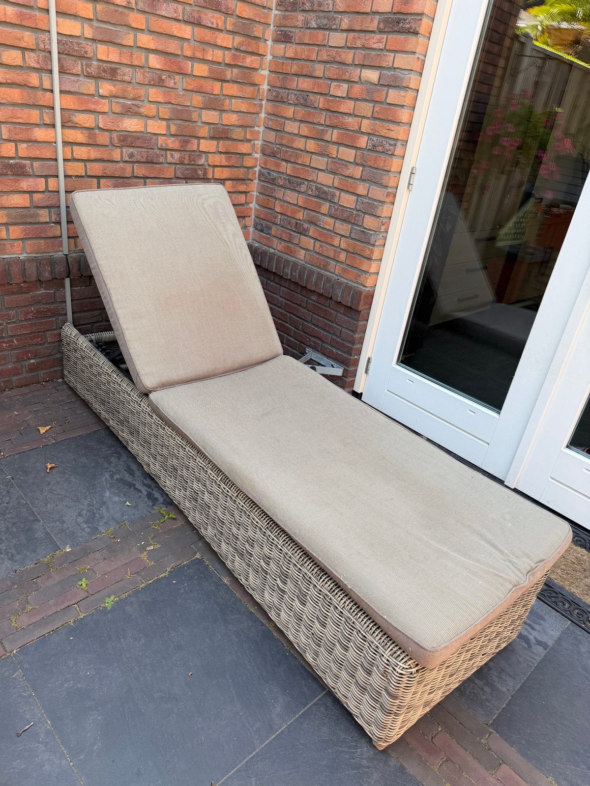 Loungebed inclusief kussen, Ophalen, Gebruikt, Wicker, Verstelbaar