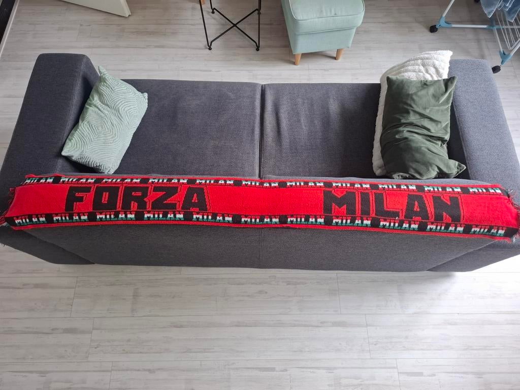 AC Milan sjaal - Forza Milan, Ophalen of Verzenden, Zo goed als nieuw, Buitenlandse clubs, Vaantje of Sjaal