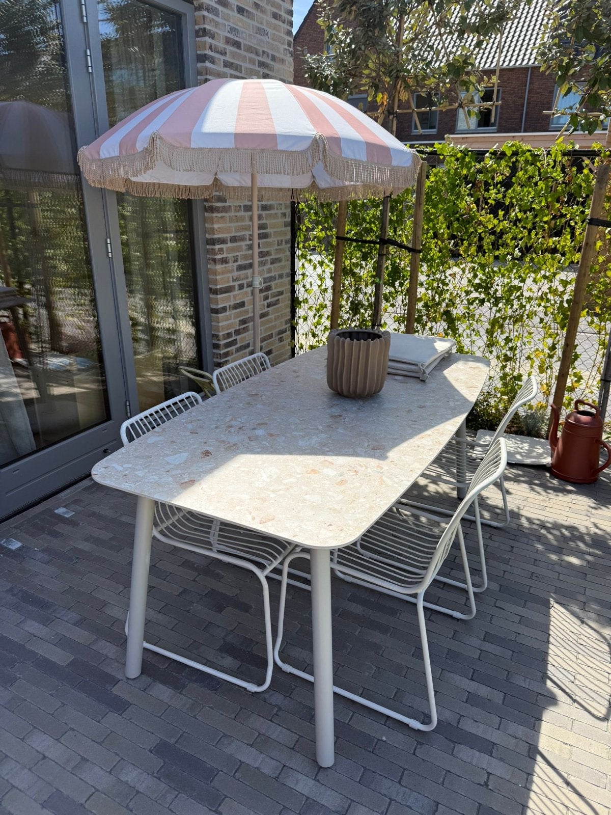 Moderne tuintafel met terrazzo-look blad, Ophalen, Nieuw, Rechthoekig, Metaal