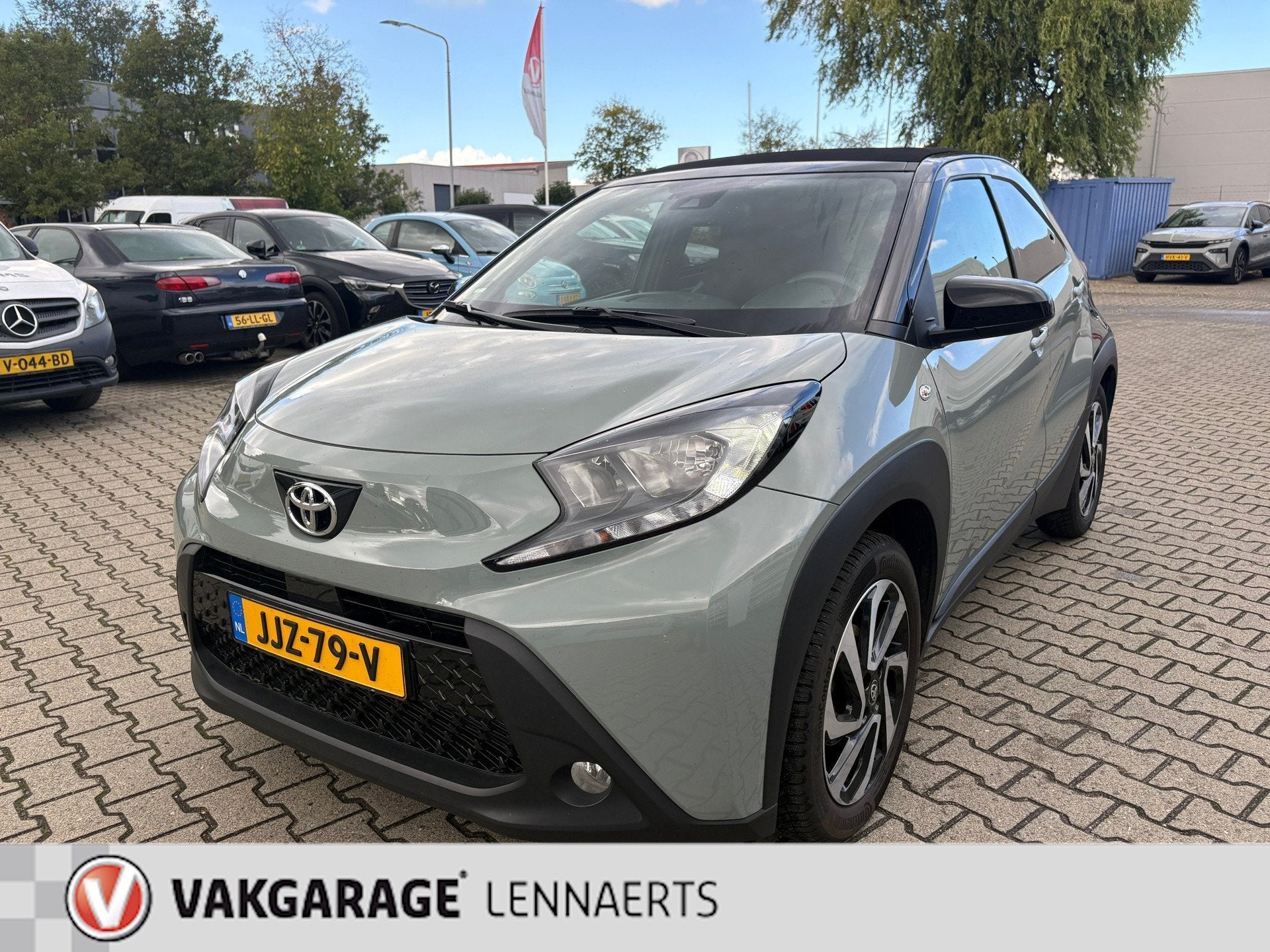 Toyota Aygo X 1.0 VVT-i S-CVT Envy CABRIO (RIJKLAARPRIJS/BOV, 12 maanden, Stof, Gebruikt, 4 stoelen