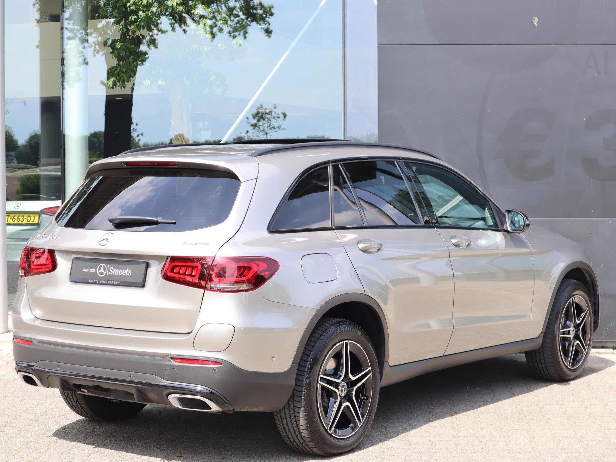 Mercedes-Benz GLC-klasse 300e 4MATIC Business Solution AMG l, Auto's, Dealer onderhouden, Gebruikt, Euro 6, 4 cilinders